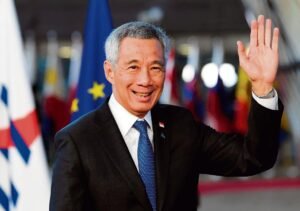 Singapore PM step down